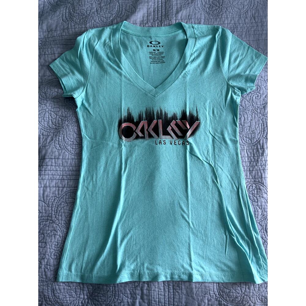 Women Oakley Tee Light Blue Size Medium Pre Owned